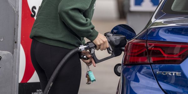 Volvió a subir el precio de los combustibles antes de que venza el congelamiento anunciado