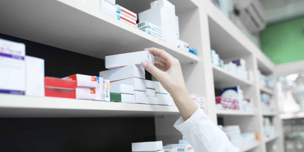 Desregulación de las farmacias: ¿una vuelta a los ’90?