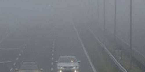 Advierten sobre la presencia de una densa niebla sobre la ciudad