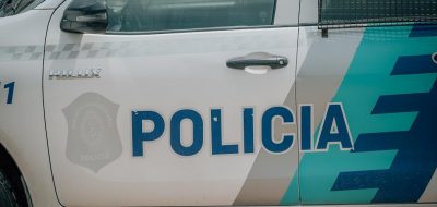 Dos personas heridas, entre ellas una niña, por un choque entre un auto y una moto