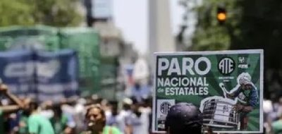Los estatales se pliegan al reclamo de los docentes