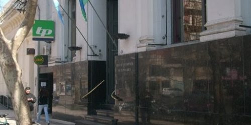 A pesar del decreto, el Banco Provincia atiende con normalidad