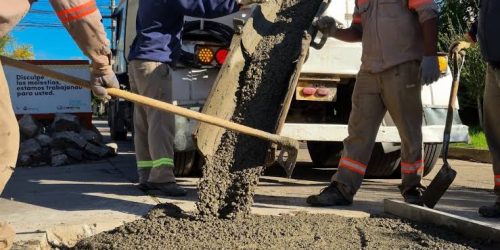 Realizan obras de bacheo sobre la 23