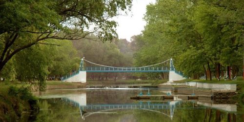¿Por qué no se puede acampar en el Parque Municipal?