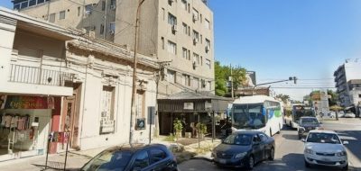Denuncian la constante acumulación de agua en Av. 29 y 16