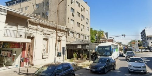 Denuncian la constante acumulación de agua en Av. 29 y 16