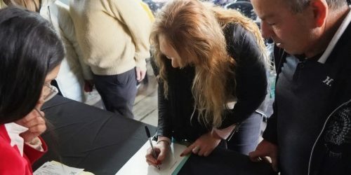 Más de 120 familias firmaron sus escrituras de vivienda
