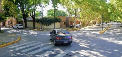 Dos personas heridas por la colisión entre una moto y un auto