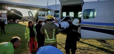 Traslado aéreo de un paciente a Mercedes para una neurocirugía en el Dubarry