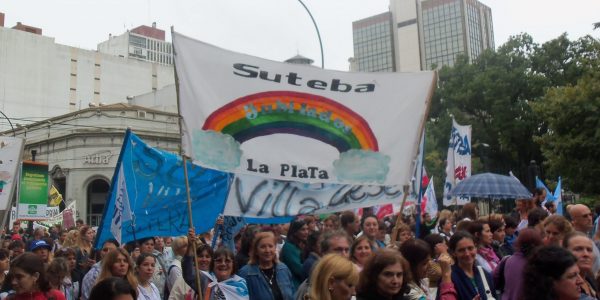 Otro reclamo salarial docente: nuevo paro y movilización