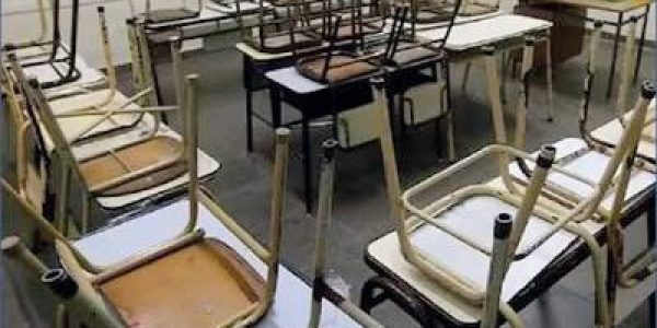 Paros y movilizaciones complican el reinicio de las clases
