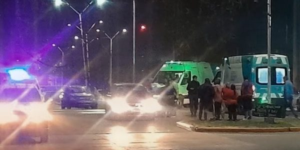 Quiso ganarle a un tren carguero y fue atropellado