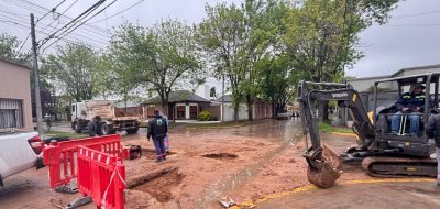 Investigan el origen del olor nauseabundo que inunda la calle 15