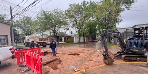 Investigan el origen del olor nauseabundo que inunda la calle 15