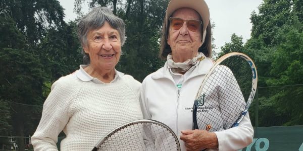 Tiene 87 años y ganó un torneo de tenis +85 en Tucumán