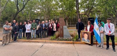 Con un monumento honran la figura del médico Fortunato Benaím