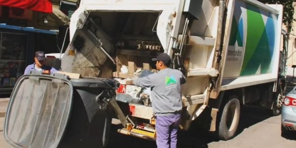 Adelantan pagos a trabajadores municipales