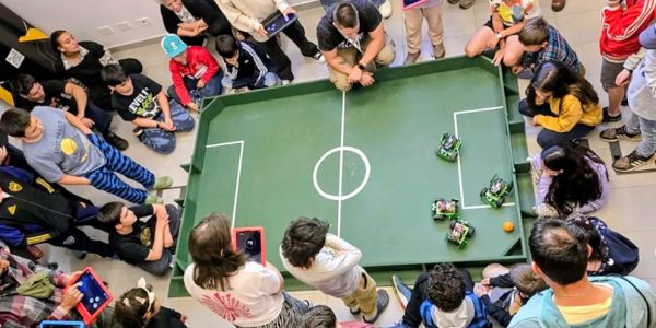 Evalúan en Mercedes los avances de estudiantes de Robótica de toda la región